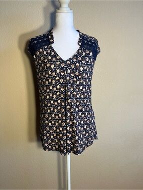 Daniel Rainn Navy Floral V-Neck Cap Sleeve Blouse